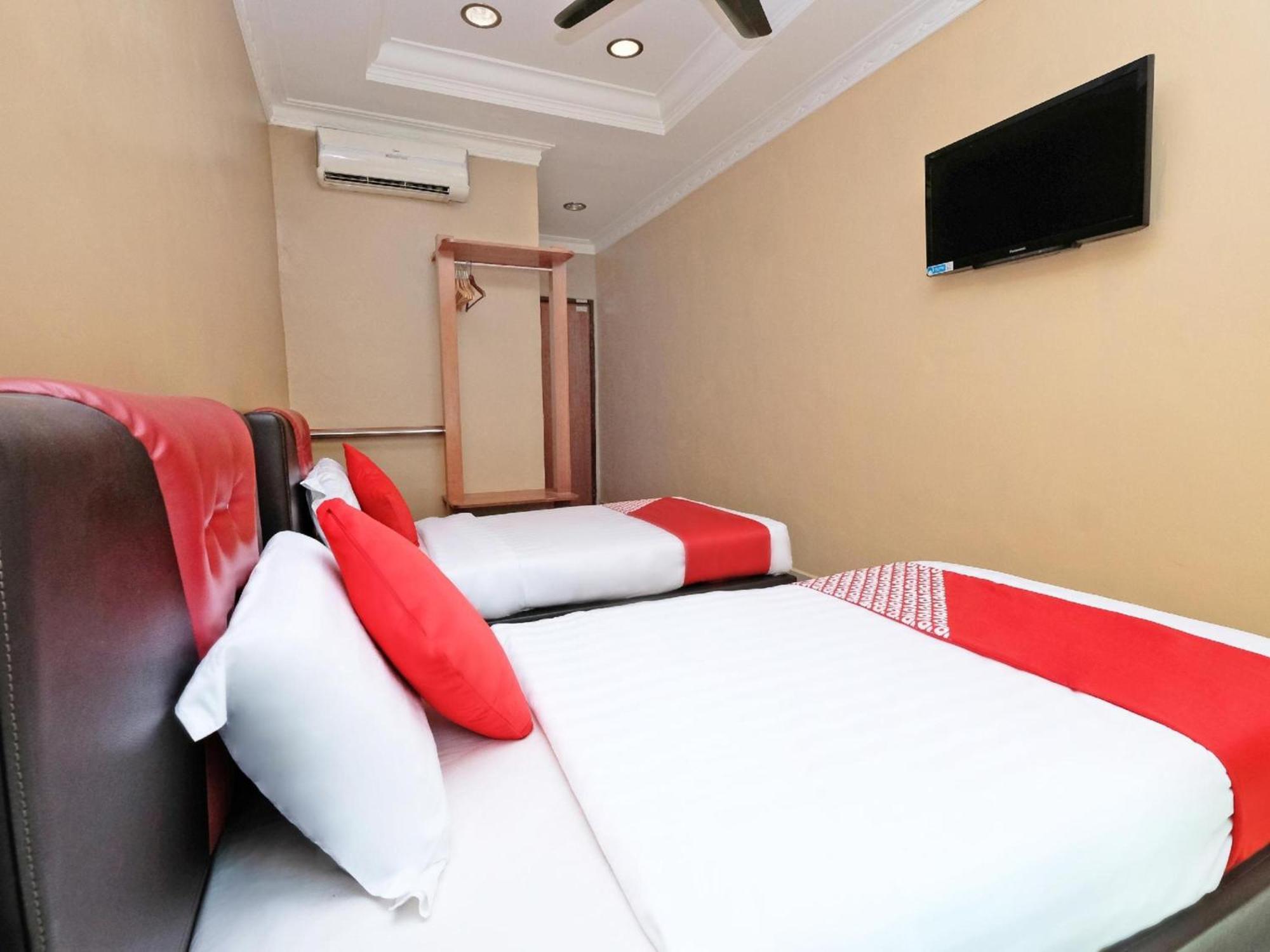Super Oyo 707 Ayuni Hotel Bangi Luaran gambar