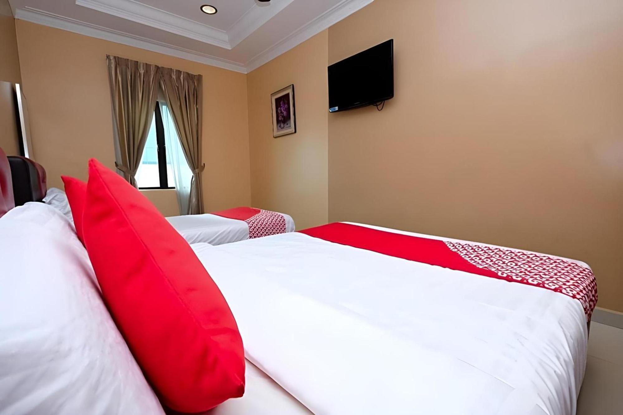 Super Oyo 707 Ayuni Hotel Bangi Luaran gambar