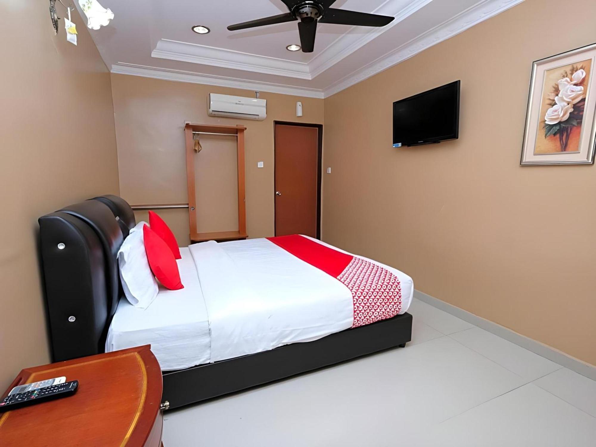 Super Oyo 707 Ayuni Hotel Bangi Luaran gambar
