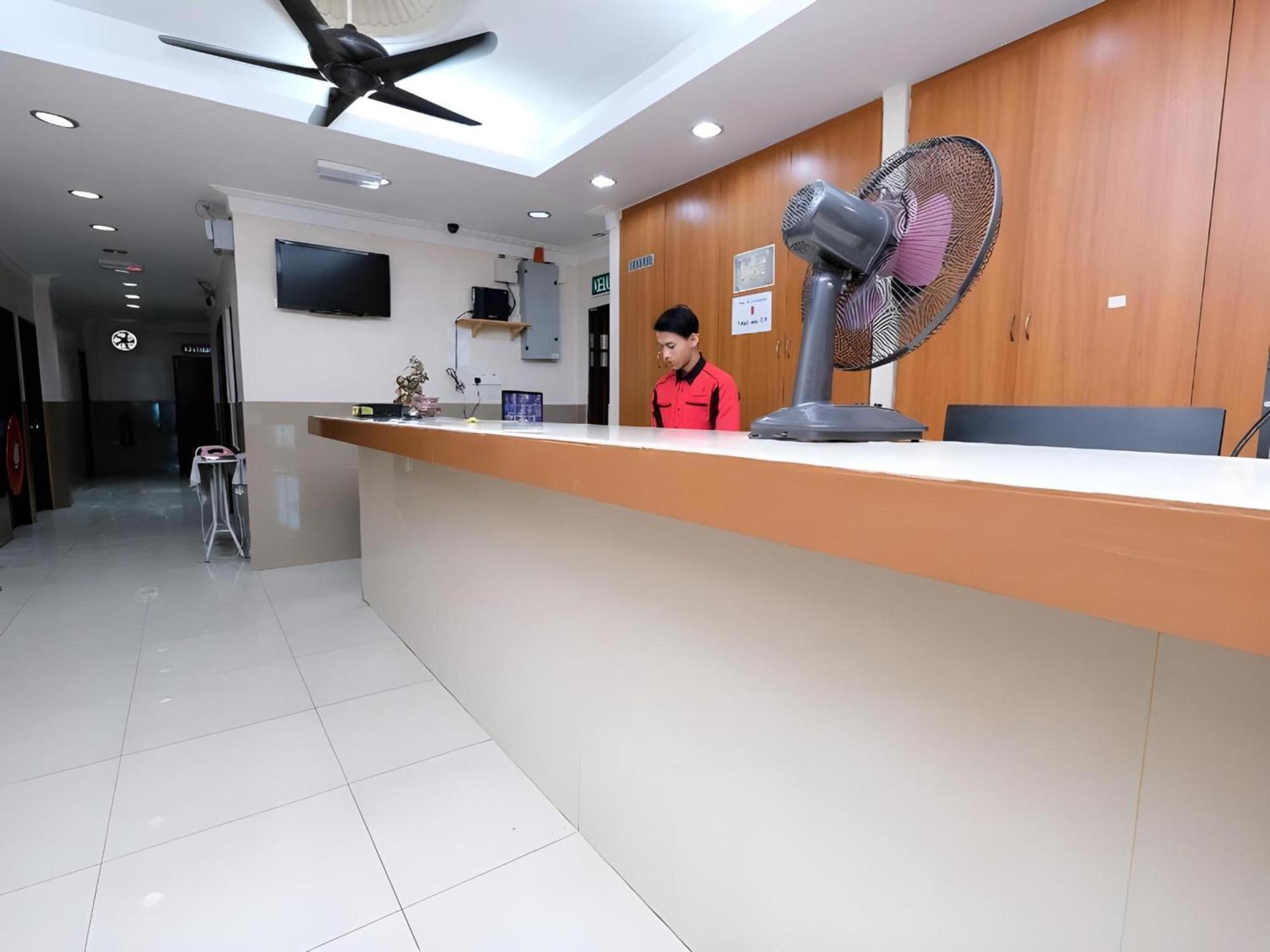 Super Oyo 707 Ayuni Hotel Bangi Luaran gambar
